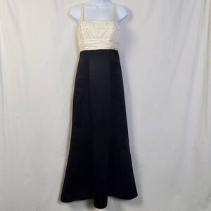 David's Bridal Size 4 Black & Ivory Gown F22835 Beaded Satin Formal Dress Prom E